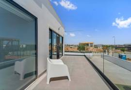 Pêra – modern 4-bedroom villa with sea views and pool