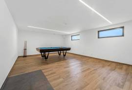 Pêra – modern 4-bedroom villa with sea views and pool