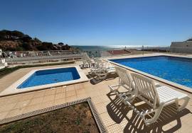 STUNNING DUPLEX WITH A 30 m² TERRACE AND STUNNING SEA VIEWS – 50 M FROM OLHOS DE ÁGUA BEACH – WITH GARAGE – VARANDAS DO MAR II