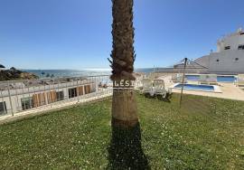 STUNNING DUPLEX WITH A 30 m² TERRACE AND STUNNING SEA VIEWS – 50 M FROM OLHOS DE ÁGUA BEACH – WITH GARAGE – VARANDAS DO MAR II