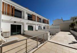 STUNNING DUPLEX WITH A 30 m² TERRACE AND STUNNING SEA VIEWS – 50 M FROM OLHOS DE ÁGUA BEACH – WITH GARAGE – VARANDAS DO MAR II