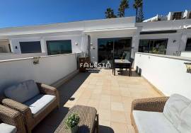 STUNNING DUPLEX WITH A 30 m² TERRACE AND STUNNING SEA VIEWS – 50 M FROM OLHOS DE ÁGUA BEACH – WITH GARAGE – VARANDAS DO MAR II