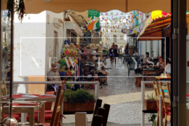 Comercial property located in the center of Alvor