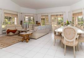 3+1 Bedroom Villa with Pool and Garden 3+1 Bedroom Villa with Pool and Garden