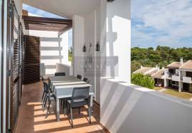 2 Bedroom Apartment in Alvor with Pool and Private Garage 2 Bedroom Apartment in Alvor with Pool and Private Garage