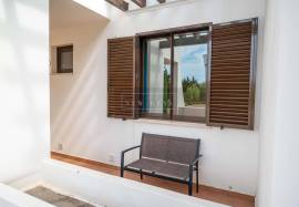 2 Bedroom Apartment in Alvor with Pool and Private Garage 2 Bedroom Apartment in Alvor with Pool and Private Garage