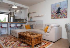2 Bedroom Apartment in Alvor with Pool and Private Garage 2 Bedroom Apartment in Alvor with Pool and Private Garage
