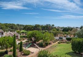2 Bedroom Apartment in Alvor with Pool and Private Garage 2 Bedroom Apartment in Alvor with Pool and Private Garage