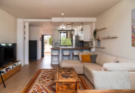 2 Bedroom Apartment in Alvor with Pool and Private Garage 2 Bedroom Apartment in Alvor with Pool and Private Garage