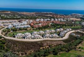 Elegant homes with contemporary design next to the golf course in Casares. Elegant homes with contemporary design next to the golf course in Casares.