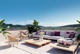 Elegant homes with contemporary design next to the golf course in Casares. Elegant homes with contemporary design next to the golf course in Casares.