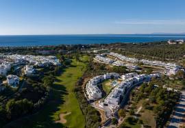 Exclusive Luxury Apartment at Santa Clara Homes with Golf Views in Marbella
