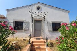 Beautifully Renovated 50's House On 700 M2 Of Land With Swimming Pool And 2 Outbuildings Including A Freelance Practice. Beautifully Renovated 50's House On 700 M2 Of Land With Swimming Pool And 2 Outbuildings Including A Freelance Practice.