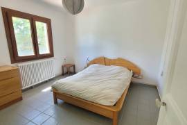 Beautifully Renovated 50's House On 700 M2 Of Land With Swimming Pool And 2 Outbuildings Including A Freelance Practice. Beautifully Renovated 50's House On 700 M2 Of Land With Swimming Pool And 2 Outbuildings Including A Freelance Practice.
