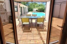 Beautifully Renovated 50's House On 700 M2 Of Land With Swimming Pool And 2 Outbuildings Including A Freelance Practice. Beautifully Renovated 50's House On 700 M2 Of Land With Swimming Pool And 2 Outbuildings Including A Freelance Practice.