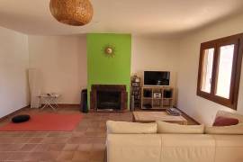 Beautifully Renovated 50's House On 700 M2 Of Land With Swimming Pool And 2 Outbuildings Including A Freelance Practice. Beautifully Renovated 50's House On 700 M2 Of Land With Swimming Pool And 2 Outbuildings Including A Freelance Practice.