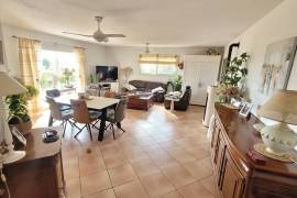 Superb Single-Storey Villa With 140 M2 Of Living Space Plus Converted Garage On 1161 M2 Of Land, On The Edge Of The Village With Unobstructed Views. Superb Single-Storey Villa With 140 M2 Of Living Space Plus Converted Garage On 1161 M2 Of Land, On The Edge Of The Village With Unobstructed Views.