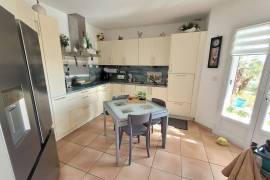Superb Single-Storey Villa With 140 M2 Of Living Space Plus Converted Garage On 1161 M2 Of Land, On The Edge Of The Village With Unobstructed Views. Superb Single-Storey Villa With 140 M2 Of Living Space Plus Converted Garage On 1161 M2 Of Land, On The Edge Of The Village With Unobstructed Views.