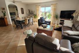 Superb Single-Storey Villa With 140 M2 Of Living Space Plus Converted Garage On 1161 M2 Of Land, On The Edge Of The Village With Unobstructed Views. Superb Single-Storey Villa With 140 M2 Of Living Space Plus Converted Garage On 1161 M2 Of Land, On The Edge Of The Village With Unobstructed Views.