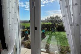 Superb Single-Storey Villa With 140 M2 Of Living Space Plus Converted Garage On 1161 M2 Of Land, On The Edge Of The Village With Unobstructed Views. Superb Single-Storey Villa With 140 M2 Of Living Space Plus Converted Garage On 1161 M2 Of Land, On The Edge Of The Village With Unobstructed Views.