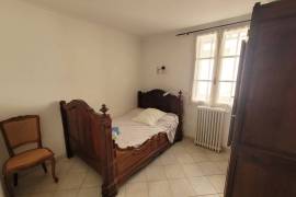 A Superb Townhouse With 250 M2 Of Living Space, Garage, Garden And Pool.