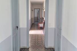 A Superb Townhouse With 250 M2 Of Living Space, Garage, Garden And Pool.