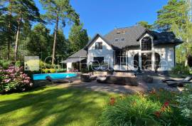Detached house for rent in Riga, 350.00m2