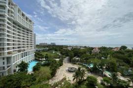 Boathouse : 4 Bedroom, Spacious Luxury Condo with Sea Views
