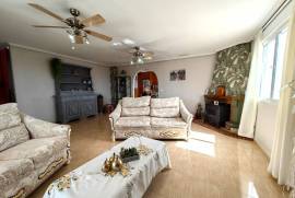 BEAUTIFUL COUNTRY VILLA WITH MOUNTAIN VIEWS IN MACISVENDA