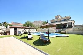 BEAUTIFUL COUNTRY VILLA WITH MOUNTAIN VIEWS IN MACISVENDA