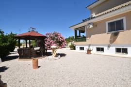 BEAUTIFUL COUNTRY VILLA WITH MOUNTAIN VIEWS IN MACISVENDA