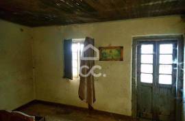 Detached house for restoration with an area of 460m²