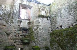 Detached house for restoration with an area of 460m²