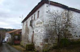 Detached house for restoration with an area of 460m²