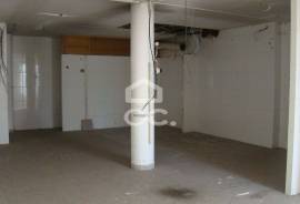 Commercial space with 103m² on the outskirts of the city