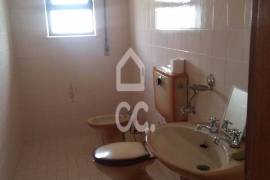 Detached villa with surrounding land on the outskirts of the city