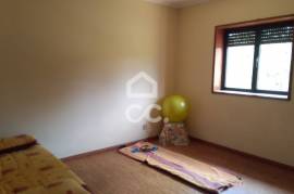 Detached villa with surrounding land on the outskirts of the city