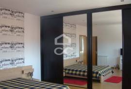 3 bedroom villa with modern lines