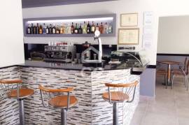 coffee and snack bar refurbished in operation all equipped and furnished