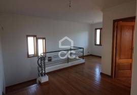 4 bedroom villa on the outskirts of the city with leisure space