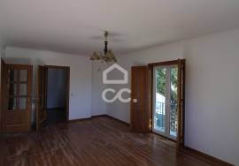4 bedroom villa on the outskirts of the city with leisure space