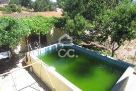 Farm with villa V3+1 located 12 km from the city center of Chaves