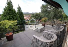 Farm with 4 bedroom villa on the outskirts of the city of Chaves