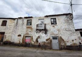 House to recover in the center of the Thermal Village of Vidago