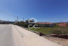 Building land with 2008m² on the outskirts of the city