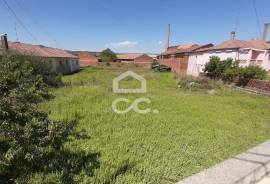 Building land with 2008m² on the outskirts of the city