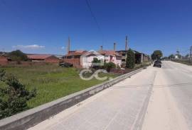 Building land with 2008m² on the outskirts of the city