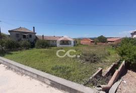 Building land with 2008m² on the outskirts of the city