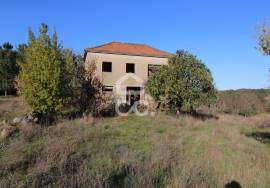 Farm with House of 200m2 for restoration