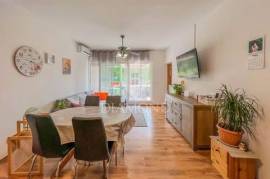 Novigrad area, spacious two-story apartment